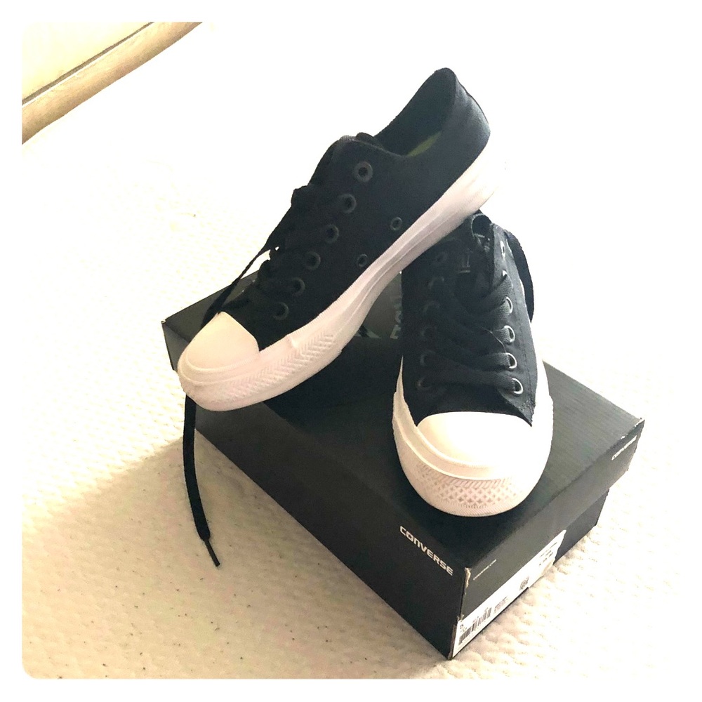 Brand Nee in Box Kids size 5 Converse Shoes